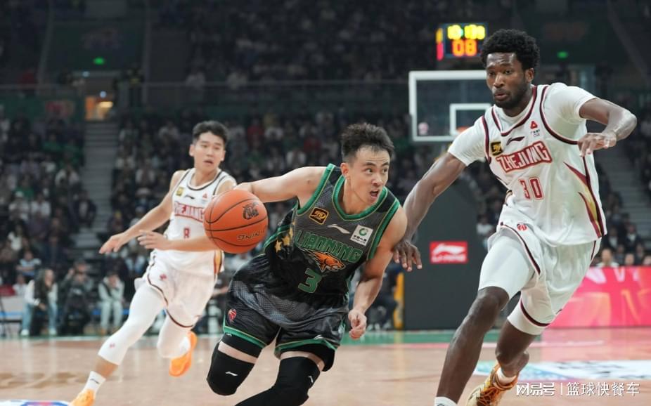 pp电子平台-全联盟倒数第一?辽篮一数据垫底被碾压:韩德君在他们都没这么惨