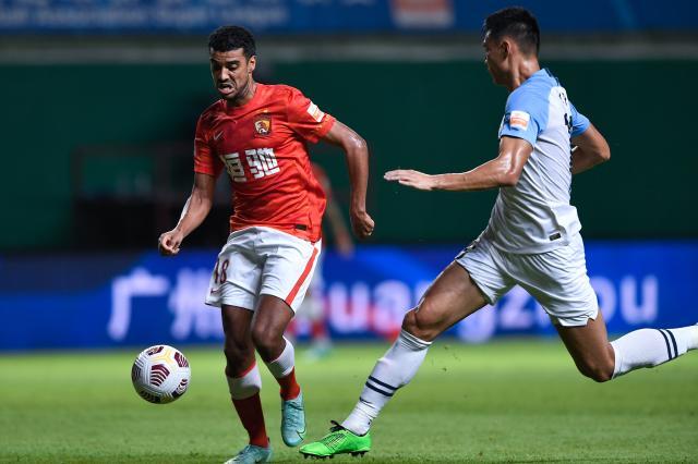 pp电子平台-广州德比从不缺少故事 VAR抢镜剧情让人大跌眼镜