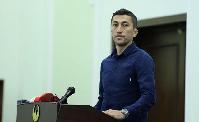 艾哈迈多夫宣布退出国家队 生死战“背锅”真凶曝光