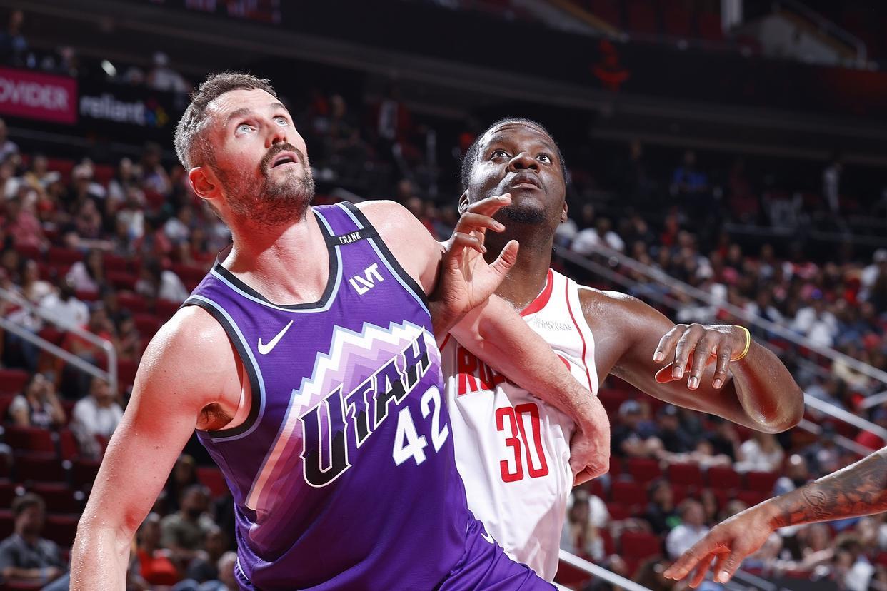 pp电子APP-52胜30负，火箭季后赛15人阵容出炉：23岁后卫压哨签约，控卫升级