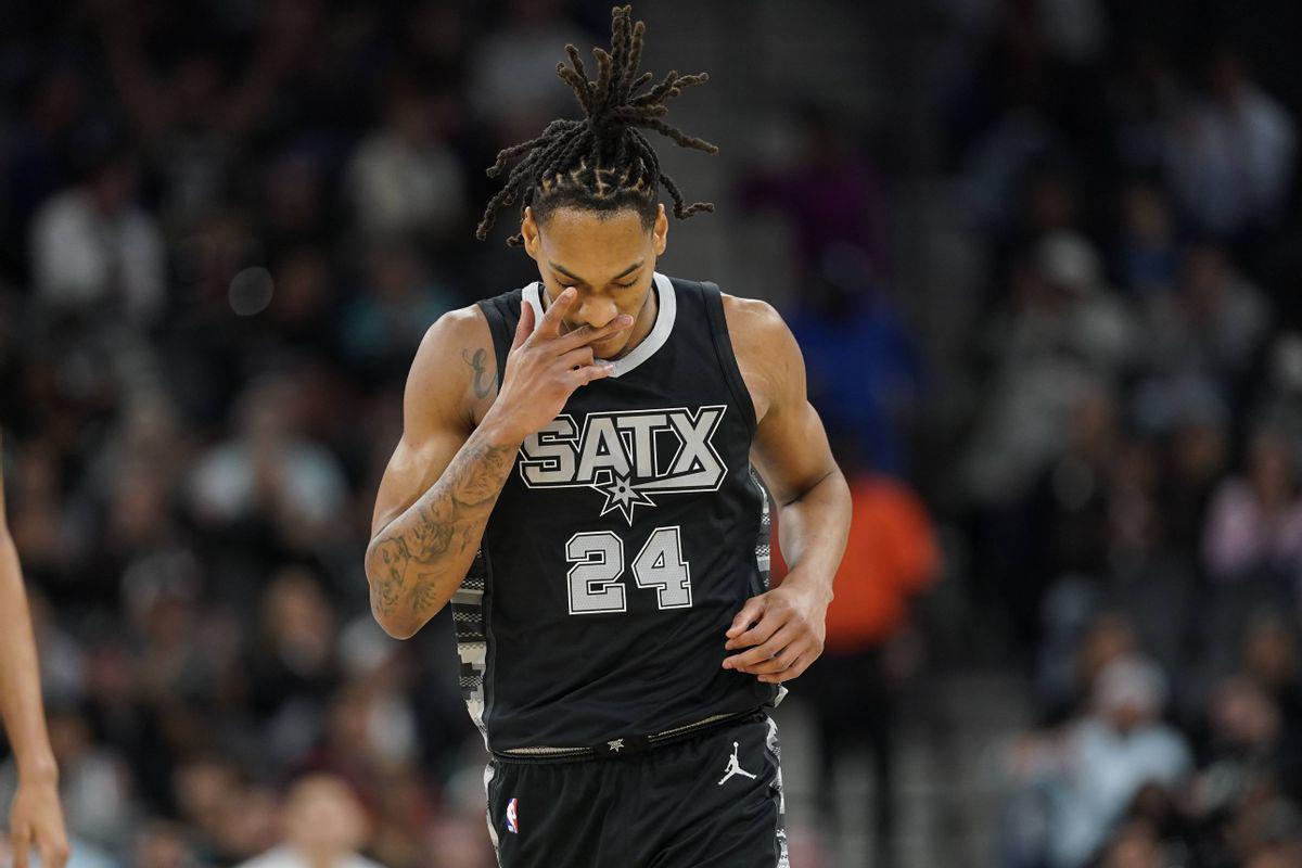 pp电子官网-从马刺老大变成球队“配角”!打了6年NBA,他总算找到自己的定位